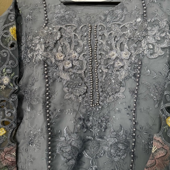 Pakistani brand new 3 piece full embroidered Maria b luxury organza dress size L - Picture 8 of 16